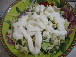 novogodnij-salat-elochnaja-igrushka-10 Салат на новый год из куриного филе "Елочная игрушка" рецепт с фото