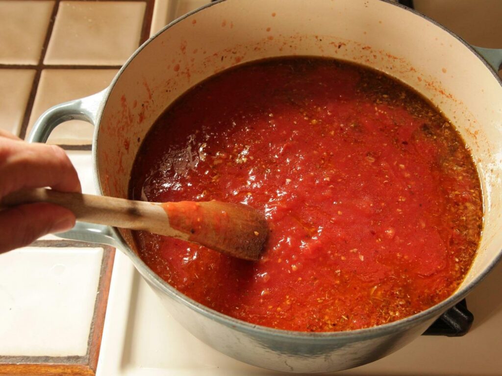 ketchup-v-domashnih-usloviyah-1024x768 Домашний томатный соус: рецепт и полезные советы